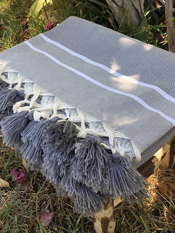 Women Handmade - Wholesale BtoB - Tunisian Fouta handemade grey and White natural product - ecofriendly decoration